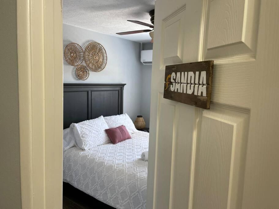 Comfy, Contemporary Quiet Retreat Vacation With Views * Albuquerque