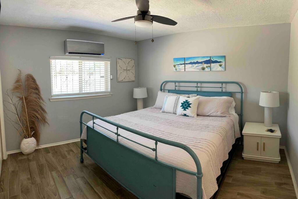 Comfy, Contemporary Quiet Retreat Vacation With Views Holiday home