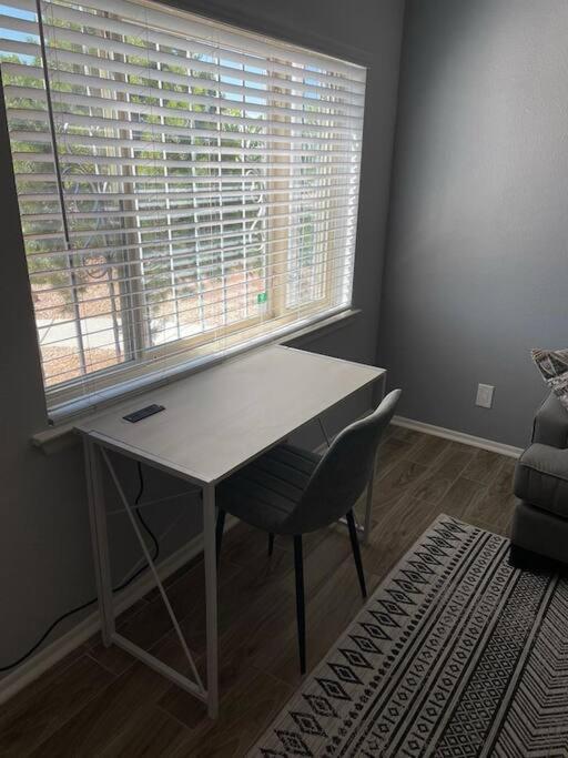 Comfy, Contemporary Quiet Retreat Vacation With Views Holiday home *